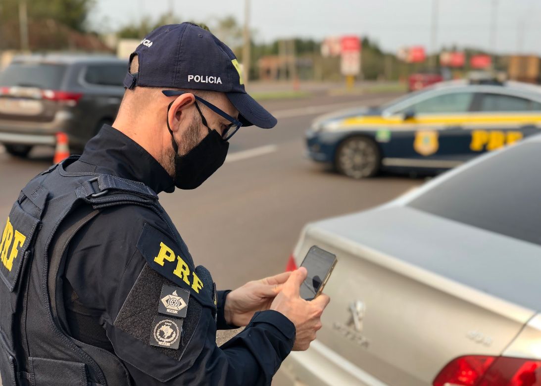 Homem Procurado Por Roubo Qualificado Preso Pela Prf Jornal A Plateia