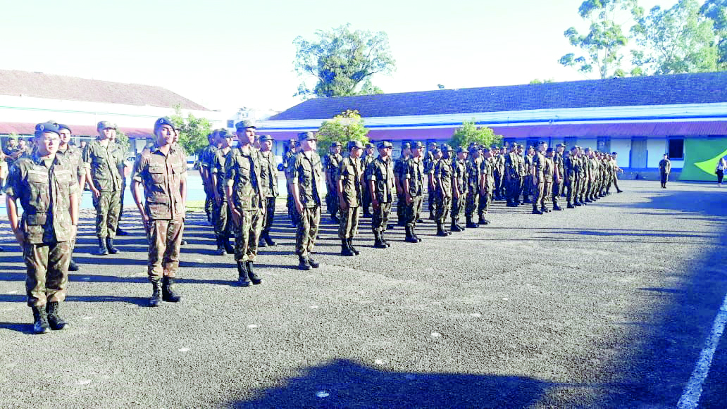 Exército Brasileiro - Milhares de jovens recrutas incorporam hoje