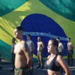 TREINAMENTO FÍSICO MILITAR O Treinamento Físico Militar (TFM) é uma instrução direcionada à preparação física dos integrantes do Exército, com intuito de proporcionar-lhes aptidão para o desempenho das atividades militares, além de contribuir para saúde física e mental. Neste contexto, o 7º Regimento de Cavalaria Mecanizado (7º RC Mec) realizou, no dia 6 de maio de 2022, uma sessão de TFM, a qual dividiu-se em aquecimento, trabalho principal e volta à calma.