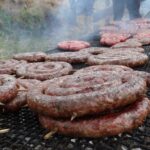 O CTG Rincão da Carolina que estará completando 38 anos de fundação no próximo dia 30 de julho, juntamente com o feriado e aniversário da cidade, está organizando uma série de atividades festivas que iniciam neste final de semana entre os dias 16 e 17 de julho com uma cavalgada organizada pela sua invernada campeira. Além disso, no domingo 17, também haverá um Torneio de Futsal no Ginásio da Escola Cyrino Luiz de Azevedo, sob responsabilidade da Invernada Artística do CTG. Já no fim de semana seguinte, dias 23 e 24, a entidade tradicionalista irá promover um torneio de truco aberto a todo público, também comemorativo ao seu aniversário. No domingo 24, a Invernada de Danças Adulta, classificada para o ENART, fará um risoto beneficente no valor de R$ 15 o prato, no sistema pegue e leve; ou a R$ 20 quem desejar almoçar no CTG. O mês comemorativo dos 38 anos da entidade encerra no dia 30 de julho, dia do aniversário do Rincão da Carolina, com a 4° Edição do Costelão na Vala. O valor é R$ 45,00 para não sócios e R$ 40,00 para sócios, haverá diversas apresentações artísticas e também uma Domingueira Dançante logo após o almoço.