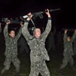 INSTRUÇÃO INDIVIDUAL DE QUALIFICAÇÃO – EXERCÍCIO NO TERRENO No período de 18 a 21 de julho de 2022, o 7º Regimento de Cavalaria Mecanizado (7º RC Mec), “Regimento Brigadeiro Vasco Alves Pereira”, realizou o exercício no terreno que coroou o período de Instrução Individual de Qualificação aos soldados do Efetivo Variável (EV) incorporados no corrente ano. Durante a atividade, os soldados colocaram em prática o conhecimento adquirido nas instruções ministradas no interior do aquartelamento referente as Qualificações Militares (QM) do Pelotão de Cavalaria Mecanizado e área Técnica. Na oportunidade, ao início de cada jornada, os soldados participaram de sessões de Treinamento Físico Militar (TFM) e em seguida, de uma formatura matinal, onde eram observados a situação da higidez física e manutenção do armamento individual. O exercício que teve por finalidade formar o soldado nas diversas QM (Grupo de Exploradores, Seção VBR, Grupo de Combate, Peça de Apoio e área Técnica), habilitou os militares a desempenharem funções em Operações de Defesa Externa futuras e outras atividades dentro do quartel, além de proporcionar o desenvolvimento de vários atributos da área afetiva, como a abnegação, coragem, espírito de corpo, resiliência e dedicação. O Senhor Tenente Coronel Rafael Polinício Lanza Braga, Comandante do 7º RC Mec, parabeniza aos soldados do efetivo variável por concluírem o período de Instrução Individual de Qualificação com aproveitamento. Santana do Livramento – RS, 22 de julho de 2022. RAFAEL POLINÍCIO LANZA BRAGA – Ten Cel Comandante do 7º Regimento de Cavalaria Mecanizado