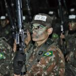 INSTRUÇÃO INDIVIDUAL DE QUALIFICAÇÃO – EXERCÍCIO NO TERRENO No período de 18 a 21 de julho de 2022, o 7º Regimento de Cavalaria Mecanizado (7º RC Mec), “Regimento Brigadeiro Vasco Alves Pereira”, realizou o exercício no terreno que coroou o período de Instrução Individual de Qualificação aos soldados do Efetivo Variável (EV) incorporados no corrente ano. Durante a atividade, os soldados colocaram em prática o conhecimento adquirido nas instruções ministradas no interior do aquartelamento referente as Qualificações Militares (QM) do Pelotão de Cavalaria Mecanizado e área Técnica. Na oportunidade, ao início de cada jornada, os soldados participaram de sessões de Treinamento Físico Militar (TFM) e em seguida, de uma formatura matinal, onde eram observados a situação da higidez física e manutenção do armamento individual. O exercício que teve por finalidade formar o soldado nas diversas QM (Grupo de Exploradores, Seção VBR, Grupo de Combate, Peça de Apoio e área Técnica), habilitou os militares a desempenharem funções em Operações de Defesa Externa futuras e outras atividades dentro do quartel, além de proporcionar o desenvolvimento de vários atributos da área afetiva, como a abnegação, coragem, espírito de corpo, resiliência e dedicação. O Senhor Tenente Coronel Rafael Polinício Lanza Braga, Comandante do 7º RC Mec, parabeniza aos soldados do efetivo variável por concluírem o período de Instrução Individual de Qualificação com aproveitamento. Santana do Livramento – RS, 22 de julho de 2022. RAFAEL POLINÍCIO LANZA BRAGA – Ten Cel Comandante do 7º Regimento de Cavalaria Mecanizado