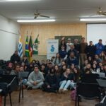 Assandef promove semana municipal dos Direitos da Pessoa com Deficiência A Associação Santanense do Deficiente Físico iniciou, nessa segunda-feira (21), a 25º Semana Municipal da Pessoa com Deficiência. Com o lema desse ano: A União Que Fortalece o Protagonismo, esse projeto têm como intuito e difundir as Leis que promovem acessibilidade já existentes e exigir que sejam cumpridas. A programação da campanha contara com: 22/08 ás 10:30 - Palestra Estatuto da Pessoa com Deficiência e preconceito. 23/08 das 9:30 às 11h – Apresentação: integrantes do Grupo de Dança Giro Livre. 24/08 às 9h30 – Programa Hiperdia. 25/08 às 9h30 – Roda de Conversa entre profissionais de saúde e estudantes com o tema: Cuidar de quem ama. 26/08 das 13h às 17h – Passeio, Reunião de Convivência e roda de conversa. Ponto de encontro na Assandef.