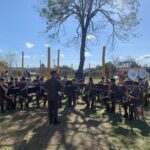 A Fanfarra 7º Regimento de Cavalaria Mecanizado (7º RC Mec), “Regimento Brigadeiro Vasco Alves Pereira”, realizou apresentações na Escola Estadual de Ensino Médio Dr. Hector Acosta e no Centro Beneficente Maria Abegahir. Na oportunidade, a fanfarra do 7º RC Mec, cumprindo o previsto no Programa “Portas Abertas”, constante nas Diretrizes de Comunicação Social do Exército e sob a regência do 1º Tenente Claudio Paz Fagundes, tocou músicas MPB e tradicionalistas, contribuindo de maneira significativa para o sucesso daquele evento. Na escola  Hector Acosta, foi ministrada uma palestra institucional aos pais e alunos daquela escola, contemplando as atividades festivas alusivas ao aniversário daquela Instituição de Ensino. De acordo com o comandante, Rafael Polinício Lanza Braga, o aspirante a oficial Júlio César de Oliveira Buonafina Brillantino ministrou uma palestra institucional, englobando assuntos relativos ao ingresso na Força, atividades operacionais e subsidiárias desenvolvidas pelo Exército Brasileiro, contribuindo de maneira significativa para o sucesso daquele evento.