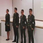 APRESENTAÇÃO DE MILITARES No dia 6 de fevereiro de 2023, apresentaram-se no 7º Regimento de Cavalaria Mecanizado, “Regimento Brigadeiro Vasco Alves Pereira”, ”, a 3º Sargento de Saúde Natiele Gutierres Fernandez, oriunda do Hospital de Guarnição de Santiago, "Hospital General Médico Epaminondas de Albuquerque Filho", sediado em Santiago – RS e os 3º Sargentos de Cavalaria Natã De Sousa Machado, Sérgio Henrique Coelho De Oliveira e Vítor Moreira Da Conceição, recém egressos da Escola de Sargentos das Armas (ESA), localizada na cidade de Três Corações – MG. Na oportunidade, o Comandante do Regimento, Sr. Tenente-Coronel Rafael Polinício Lanza Braga, parabenizou, em nome dos demais militares, por suas escolhas em servir no “Sétimo de Cavalaria”. A Sargento Gutierres fará parte do Posto Médico da Guarnição de Santana do Livramento e os Sargentos Machado, Sérgio e Da Conceição, assumirão as funções de Comandantes de Grupo de Combate em suas respectivas Subunidades. Após a apresentação formal os Sargentos recém egressos da ESA cumpriram uma pequena missão de reconhecimento dentro do perímetro da OM, onde participaram de diversas oficinas, tais como: Cross Operacional, Transposição de Curso D’água, Marcha, Orientação e Equitação tudo coordenado por militares do Regimento. “7º RC Mec – 100 anos de ocupação do Cerro do Depósito” (1923-2023)